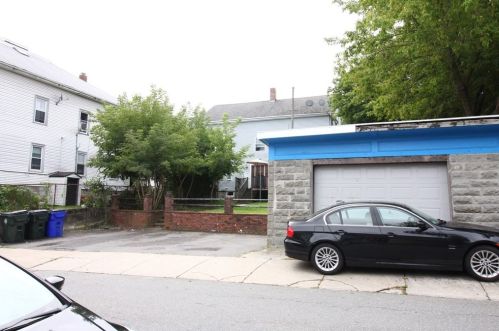 75 Branch St, Fall River MA  02721-2804 exterior