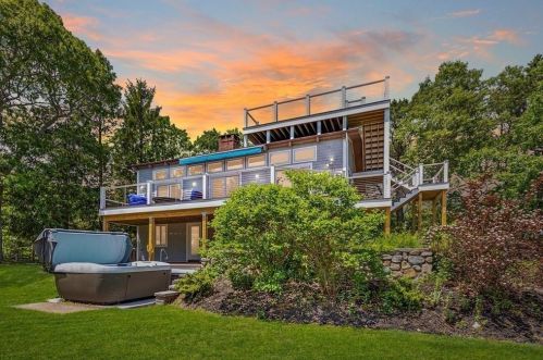 1930 State Rd, Plymouth MA  02360-5101 exterior