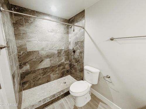 2221 27th St, Phoenix AZ 85008-4924 exterior