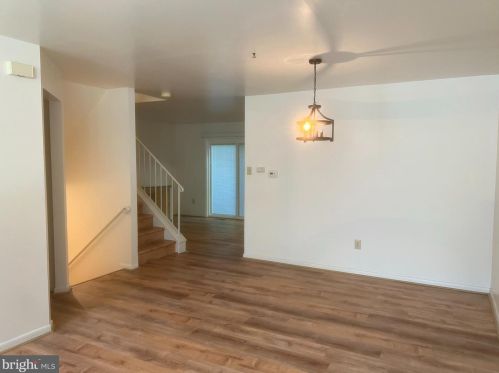 48 Woodstream Ct, West Deptford NJ  08051-2140 exterior