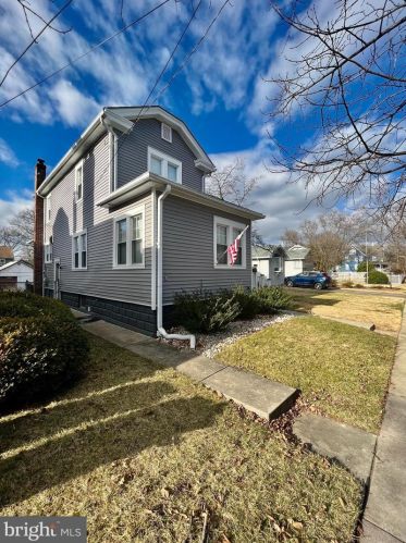 223 Davis St, West Deptford, NJ 08096-2267