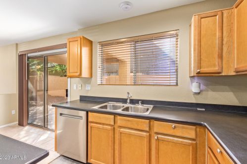 1805 94th Ave, Phoenix AZ  85037-4279 exterior