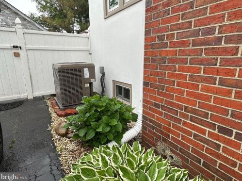 440 Jackson St, West Deptford NJ 08096-2355 exterior