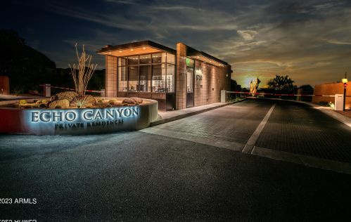 5761 Echo Canyon Cir, Phoenix AZ  85018-1270 exterior