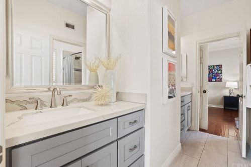 17 Buellton, Irvine CA 92602-2032 exterior