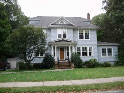 406 Wolcott St, Newton, MA 02466-1514