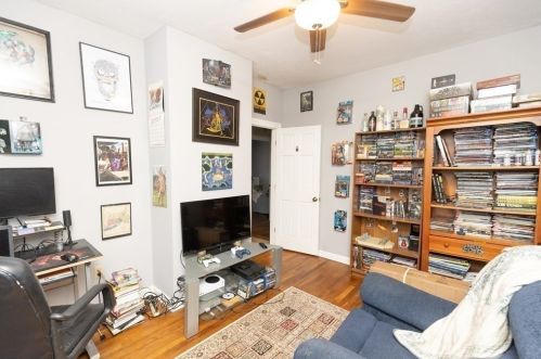 60 Rockland St, Fall River MA 02724-2817 exterior