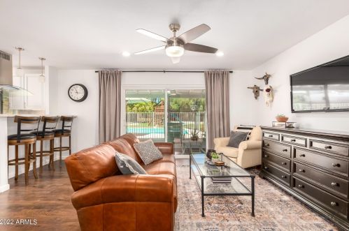 10808 43rd St, Phoenix AZ 85050-3342 exterior