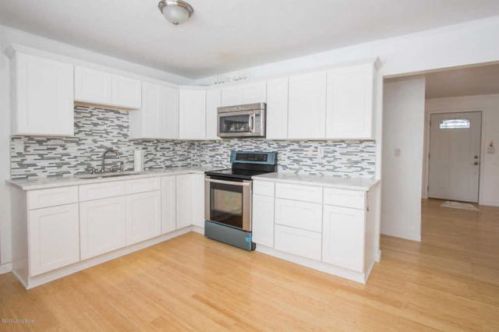 3806 Carpenter Dr, Louisville KY  exterior