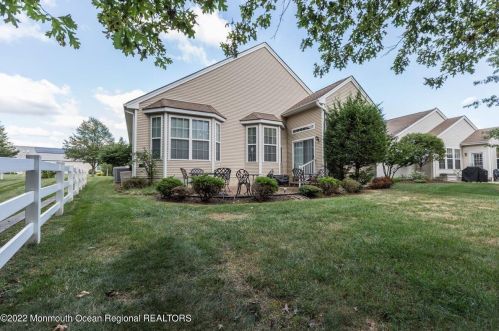 15 Carlisle Dr, Jackson Twp NJ 08527-6304 exterior