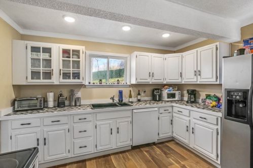 22 Milton St, Worcester MA 01605-3230 exterior