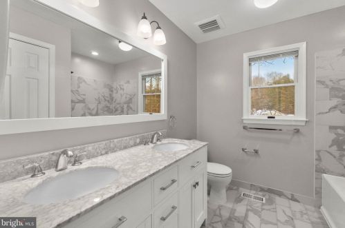 11808 Winterlong Way, Columbia MD 21044-4412 exterior