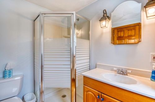 225 Bch St, Quincy MA 02170-2311 exterior