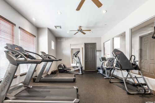 733 Clb Oaks Dr, Sandy UT 84070 exterior