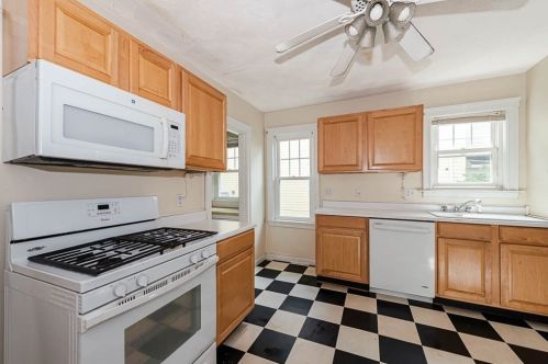 109 Varnum St, Arlington MA 02474-8712 exterior