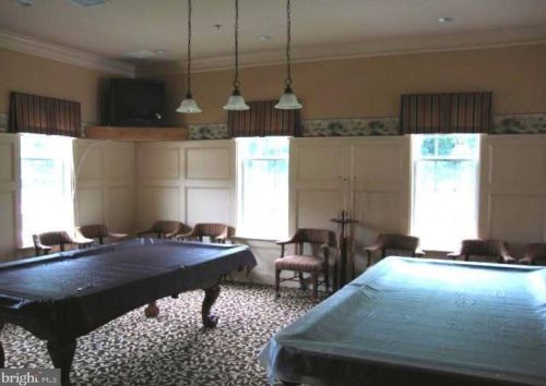 712 Weatherby Dr, West Deptford NJ  08096-5176 exterior