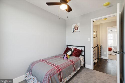 426 Markle St, Philadelphia PA  19128-3605 exterior