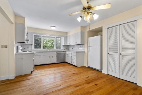 64 Brk Ave, Newton MA 02460-1508 exterior