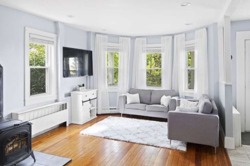 34 Thurston Rd, Newton MA 02464-1244 exterior