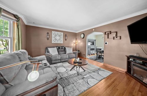 1835 Maple Ave, Forest View, IL 60402-1549