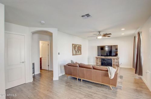 17806 13 Pl, Phoenix AZ 85014-1119 exterior