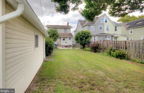 209 Delsea Dr, West Deptford NJ 08093-1222 exterior