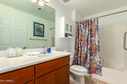 920 Devonshire Ave, Phoenix AZ 85014-4613 exterior