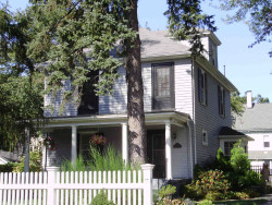 49 Evergreen Ave, Newton, MA 02466-1702