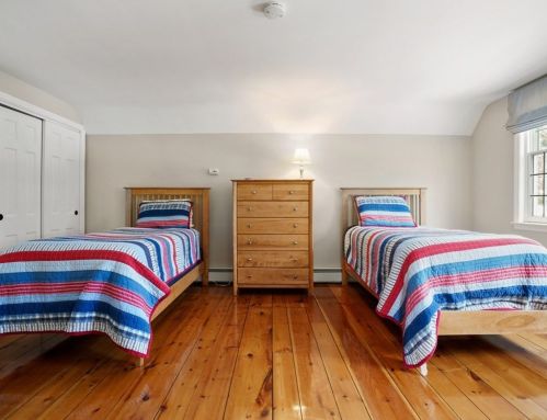 4 High St, Southborough MA 01772-1423 exterior