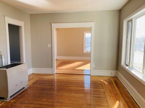 1427 Plymouth Ave, Fall River MA 02721-2562 exterior