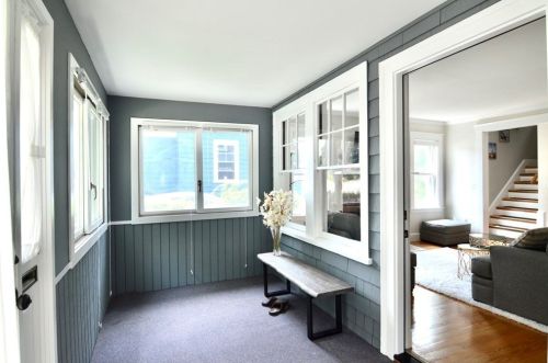 135 Rowe St, Newton, MA 02466-1527