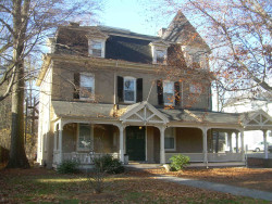 15 Vista Ave, Newton, MA 02466-2810