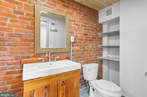 1815 20 St, Philadelphia PA 19145-2048 exterior