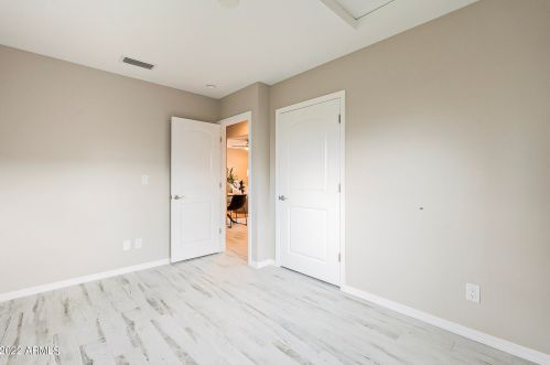 2340 12 St, Phoenix AZ 85086-9300 exterior