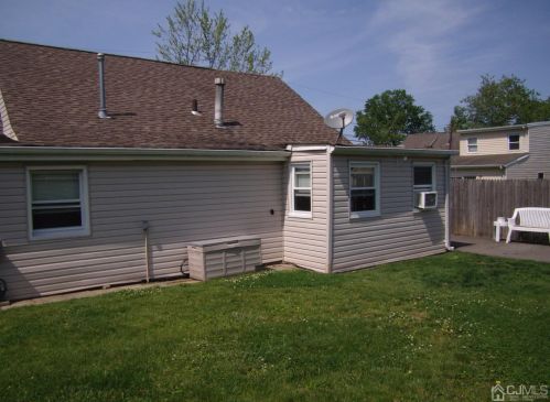 29 Birch St, Carteret, NJ 07008-2458