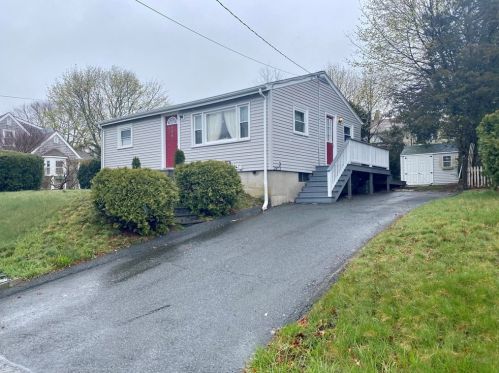 604 Church St, New Bedford, MA 02745-1316