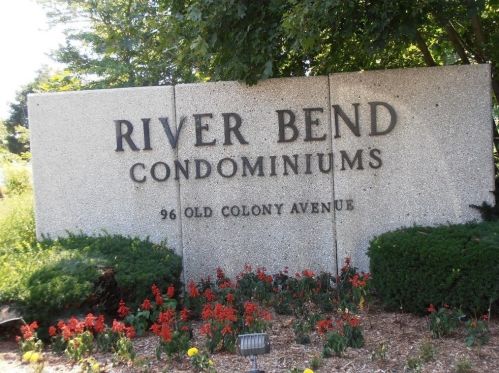 96 Old Colony Ave, Taunton MA 02718-1122 exterior