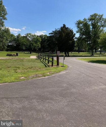 124 Military Dr, West Deptford NJ 08063-1507 exterior