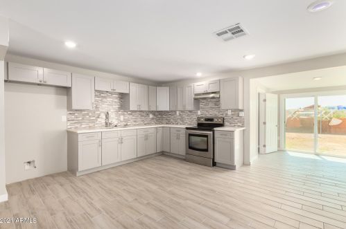 1608 65th Ave, Phoenix AZ 85033-1601 exterior