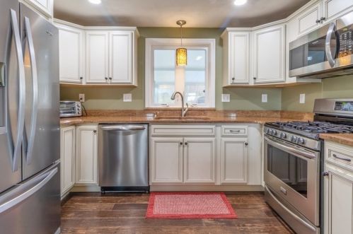 25 Landmark Dr, Methuen, MA 01844-2363