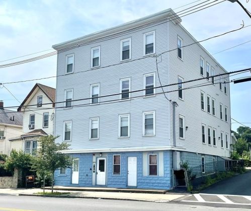 604 Washington Ave, Chelsea MA 02150-3624 exterior