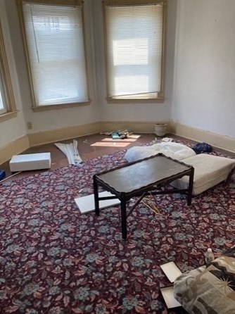 513 Front St, New Bedford MA 02744-2618 exterior