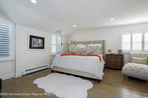 900 Roseld Ave, Tinton Falls NJ  07712-4154 exterior