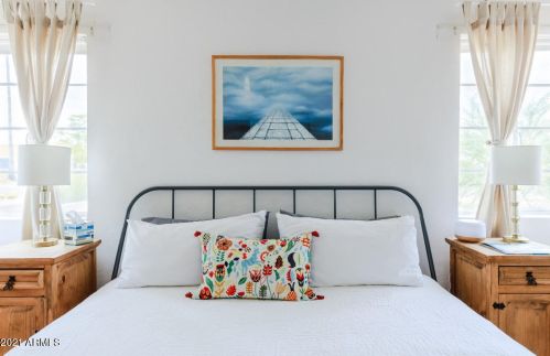 1631 Catalina Dr, Phoenix AZ 85018-7212 exterior