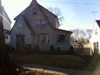 12 Bayard Ave, Kearny, NJ 07032-1801