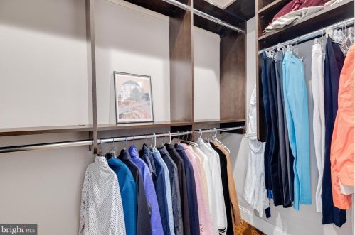 335 6 St, Philadelphia PA 19140-4560 exterior