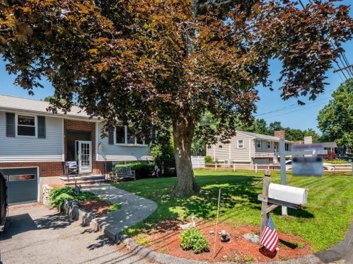 12 Spring Valley Rd, Burlington MA  01803-1860 exterior