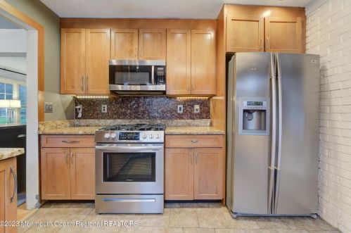 44 Buckingham Dr, Jackson Twp NJ 08527-2633 exterior