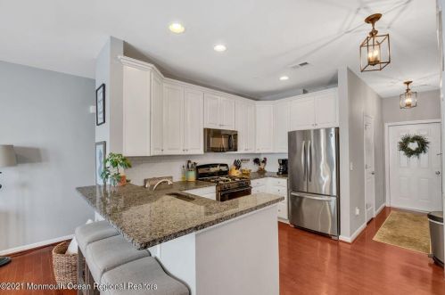 44 Kyle Dr, Tinton Falls NJ 07712-7535 exterior