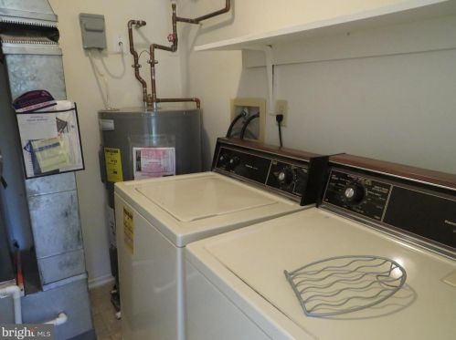 53 Lake View Ter, Columbus NJ  08022-1033 exterior